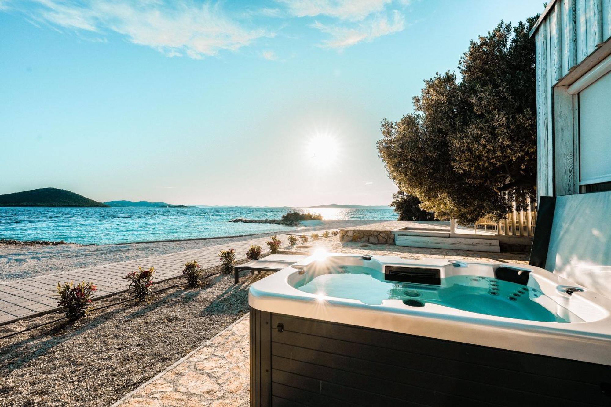 Buqez Eco Resort - Beach Villa 28 - Directly By Beach Drage Exterior photo